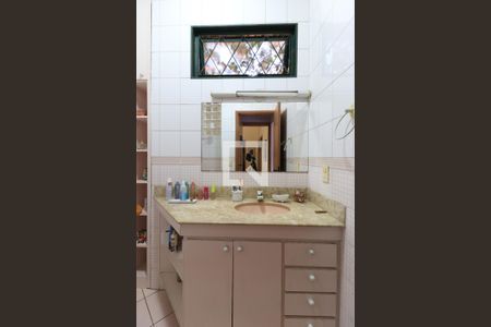 Casa à venda com 600m², 5 quartos e 4 vagasBanheiro da Suíte 4