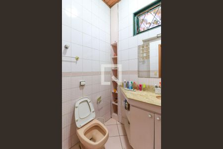 Casa à venda com 600m², 5 quartos e 4 vagasBanheiro da Suíte 4