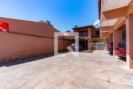 Casa à venda com 250m², 5 quartos e 4 vagas Casa à venda com 250m², 5 quartos e 4 vagasGaragem