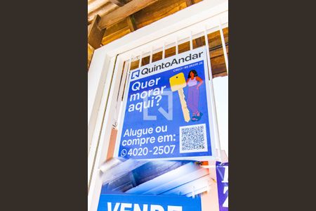 Casa à venda com 250m², 5 quartos e 4 vagas Casa à venda com 250m², 5 quartos e 4 vagasPlaquinha