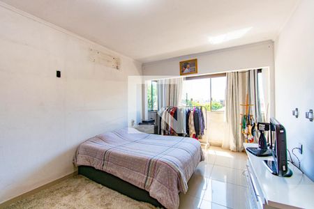 Casa à venda com 250m², 5 quartos e 4 vagas Casa à venda com 250m², 5 quartos e 4 vagasQaurto1