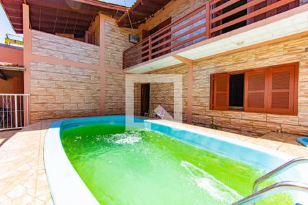 Casa à venda com 250m², 5 quartos e 4 vagas Casa à venda com 250m², 5 quartos e 4 vagasPiscina