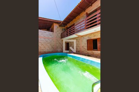 Casa à venda com 250m², 5 quartos e 4 vagas Casa à venda com 250m², 5 quartos e 4 vagasPiscina