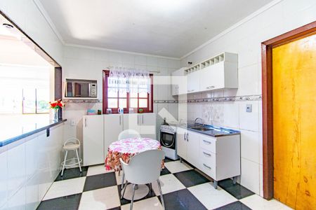 Casa à venda com 250m², 5 quartos e 4 vagas Casa à venda com 250m², 5 quartos e 4 vagasCozinha 2