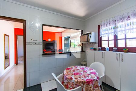 Casa à venda com 250m², 5 quartos e 4 vagas Casa à venda com 250m², 5 quartos e 4 vagasCozinha 2