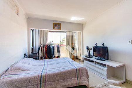 Casa à venda com 250m², 5 quartos e 4 vagas Casa à venda com 250m², 5 quartos e 4 vagasQaurto1