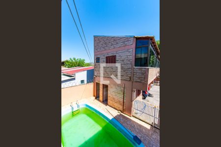 Casa à venda com 250m², 5 quartos e 4 vagas Casa à venda com 250m², 5 quartos e 4 vagasÁrea comum