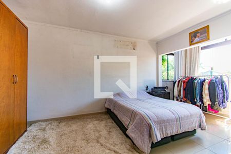 Casa à venda com 250m², 5 quartos e 4 vagas Casa à venda com 250m², 5 quartos e 4 vagasQaurto1