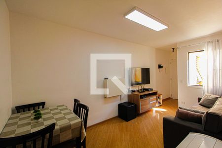 Sala de apartamento à venda com 2 quartos, 54m² em Vila Scarpelli, Santo André