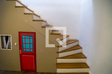 Casa à venda com 160m², 3 quartos e 1 vagaCorredor - Escada
