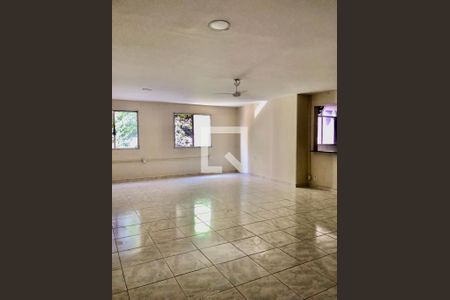 Apartamento para alugar com 55m², 2 quartos e 1 vaga Apartamento para alugar com 55m², 2 quartos e 1 vagaÁrea comum - Salão de festas