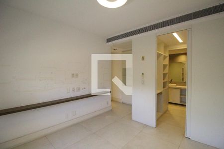 Apartamento à venda com 150m², 4 quartos e 2 vagasSuíte 1
