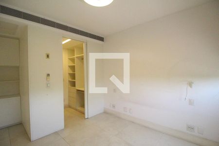 Apartamento à venda com 150m², 4 quartos e 2 vagasSuíte 1