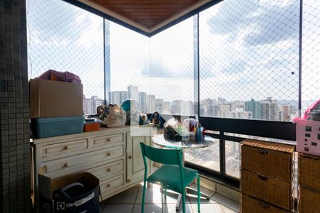 Apartamento para alugar com 167m², 3 quartos e 2 vagasVaranda