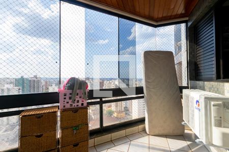 Apartamento para alugar com 167m², 3 quartos e 2 vagasVaranda