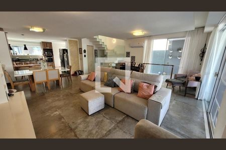 Casa à venda com 3 quartos, 227m² em Recreio dos Bandeirantes, Rio de Janeiro