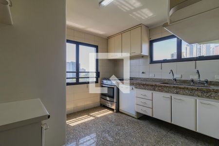 Apartamento à venda com 233m², 4 quartos e 4 vagasCozinha