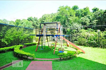 Apartamento à venda com 233m², 4 quartos e 4 vagasÁrea comum - Playground