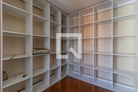 Apartamento à venda com 233m², 4 quartos e 4 vagasEscritório