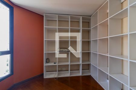 Apartamento à venda com 233m², 4 quartos e 4 vagasEscritório