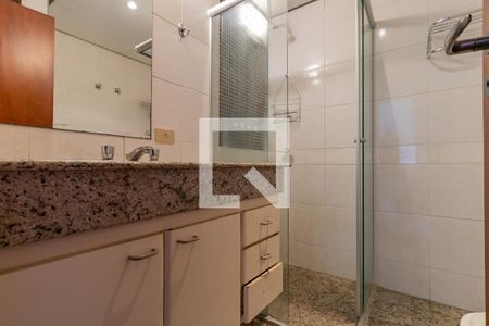 Apartamento à venda com 233m², 4 quartos e 4 vagasBanheiro