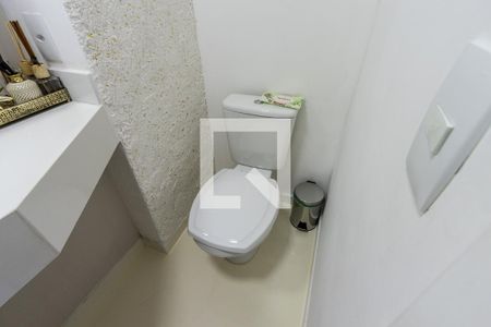 Lavabo de apartamento para alugar com 2 quartos, 100m² em Parque Industrial Tomas Edson, São Paulo