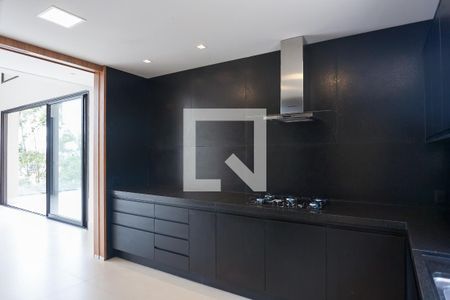 Casa de condomínio à venda com 453m², 4 quartos e 4 vagascozinha