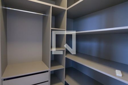 Casa de condomínio à venda com 453m², 4 quartos e 4 vagasCloset da suíte 3