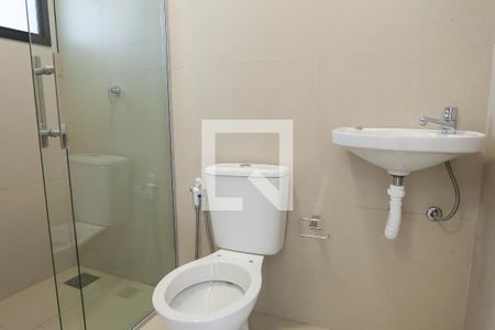 Casa de condomínio à venda com 453m², 4 quartos e 4 vagasBanheiro de serviço