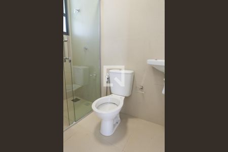 Casa de condomínio à venda com 453m², 4 quartos e 4 vagasBanheiro de serviço