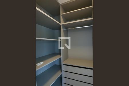 Casa de condomínio à venda com 329m², 4 quartos e 4 vagasCloset da suíte 1