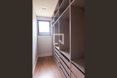 Casa de condomínio à venda com 329m², 4 quartos e 4 vagascloset suite 3