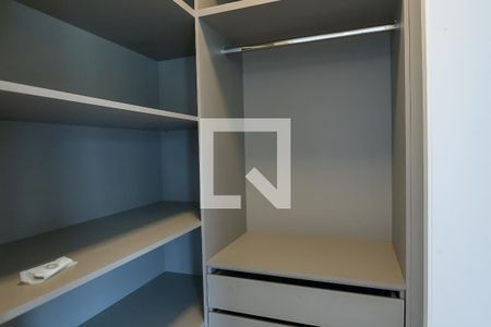 Casa de condomínio à venda com 329m², 4 quartos e 4 vagasCloset da suíte 1