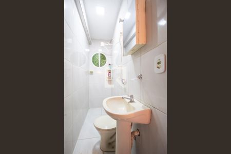 Banheiro da Suíte de casa à venda com 2 quartos, 111m² em Km 18, Osasco