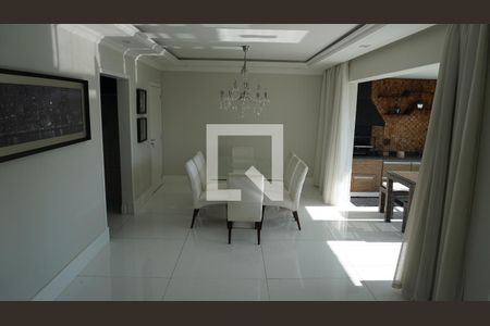 Apartamento à venda com 120m², 3 quartos e 2 vagasSala