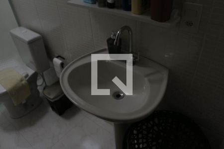 Casa à venda com 120m², 3 quartos e 2 vagasBanheiro