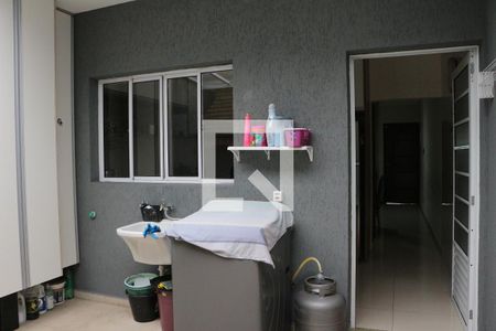 Casa à venda com 120m², 3 quartos e 2 vagasÁrea de Serviço