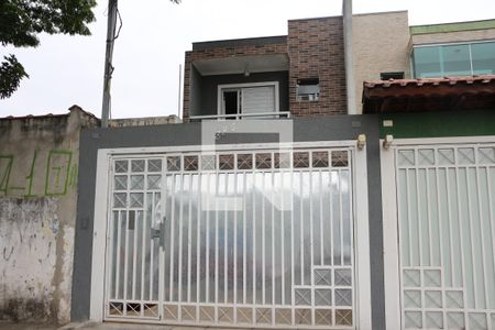 Casa à venda com 120m², 3 quartos e 2 vagasFachada