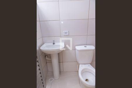 Casa para alugar com 34m², 1 quarto e sem vaga Casa para alugar com 34m², 1 quarto e sem vagaBanheiro