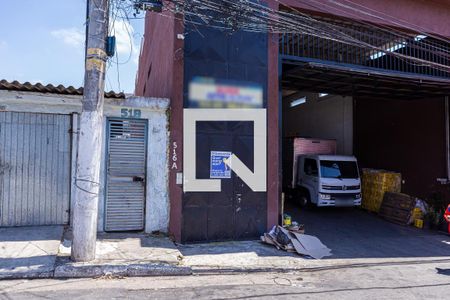Casa para alugar com 34m², 1 quarto e sem vaga