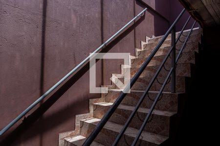 Casa para alugar com 34m², 1 quarto e sem vaga Casa para alugar com 34m², 1 quarto e sem vagaEscada