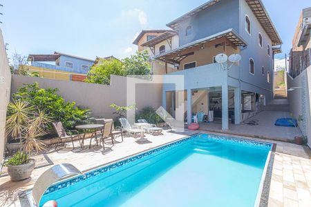 Casa à venda com 250m², 3 quartos e 2 vagasÁrea comum 