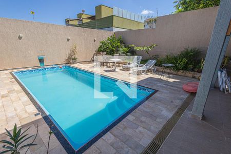 Casa à venda com 250m², 3 quartos e 2 vagasÁrea comum 