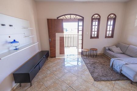 Sala  de casa para alugar com 3 quartos, 250m² em Canaã, Belo Horizonte