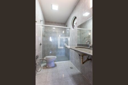 Casa à venda com 230m², 3 quartos e 3 vagas Casa à venda com 230m², 3 quartos e 3 vagasBanheiro da Suíte