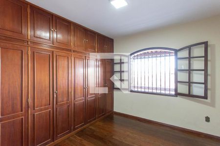 Casa à venda com 230m², 3 quartos e 3 vagas Casa à venda com 230m², 3 quartos e 3 vagasQuarto Suíte