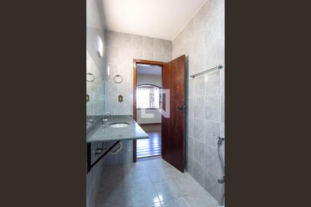 Casa à venda com 230m², 3 quartos e 3 vagas Casa à venda com 230m², 3 quartos e 3 vagasBanheiro da Suíte