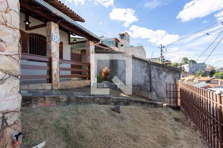 Casa à venda com 230m², 3 quartos e 3 vagas Casa à venda com 230m², 3 quartos e 3 vagasJardim