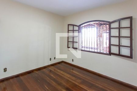 Casa à venda com 230m², 3 quartos e 3 vagas Casa à venda com 230m², 3 quartos e 3 vagasQuarto 1