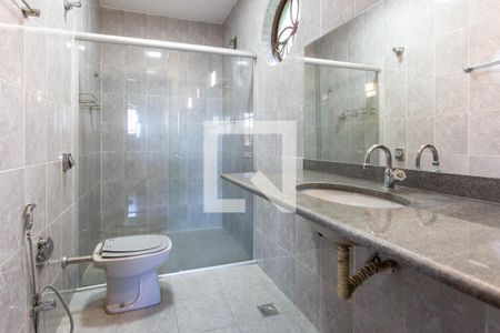 Casa à venda com 230m², 3 quartos e 3 vagas Casa à venda com 230m², 3 quartos e 3 vagasBanheiro da Suíte